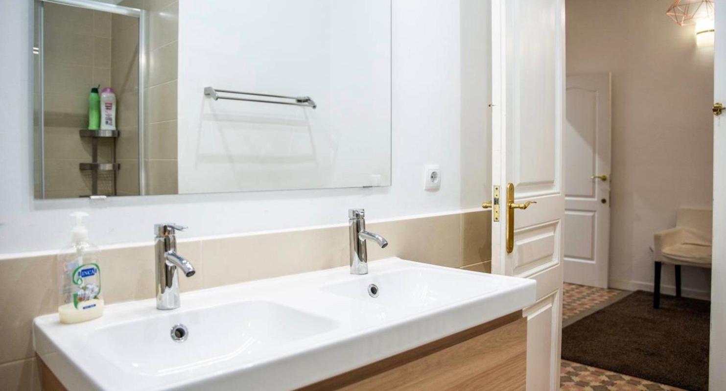 Eixample Modernista Apartment